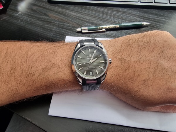 Do you have to take off your watch at airport security?&nbsp;(Answered)