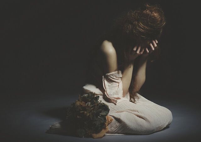 Why do I hit myself when I have a panic attack? (5 reasons&nbsp;explained)