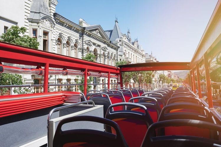 why is it dangerous to travel on the roof of a bus? (explained)