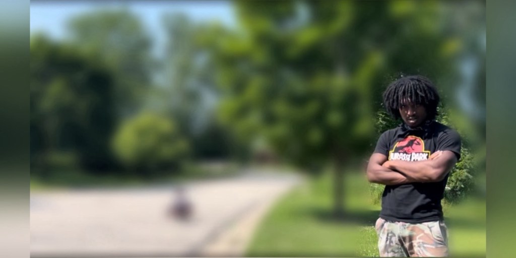 Why Confident People Get Looks and Stares? (Explained)